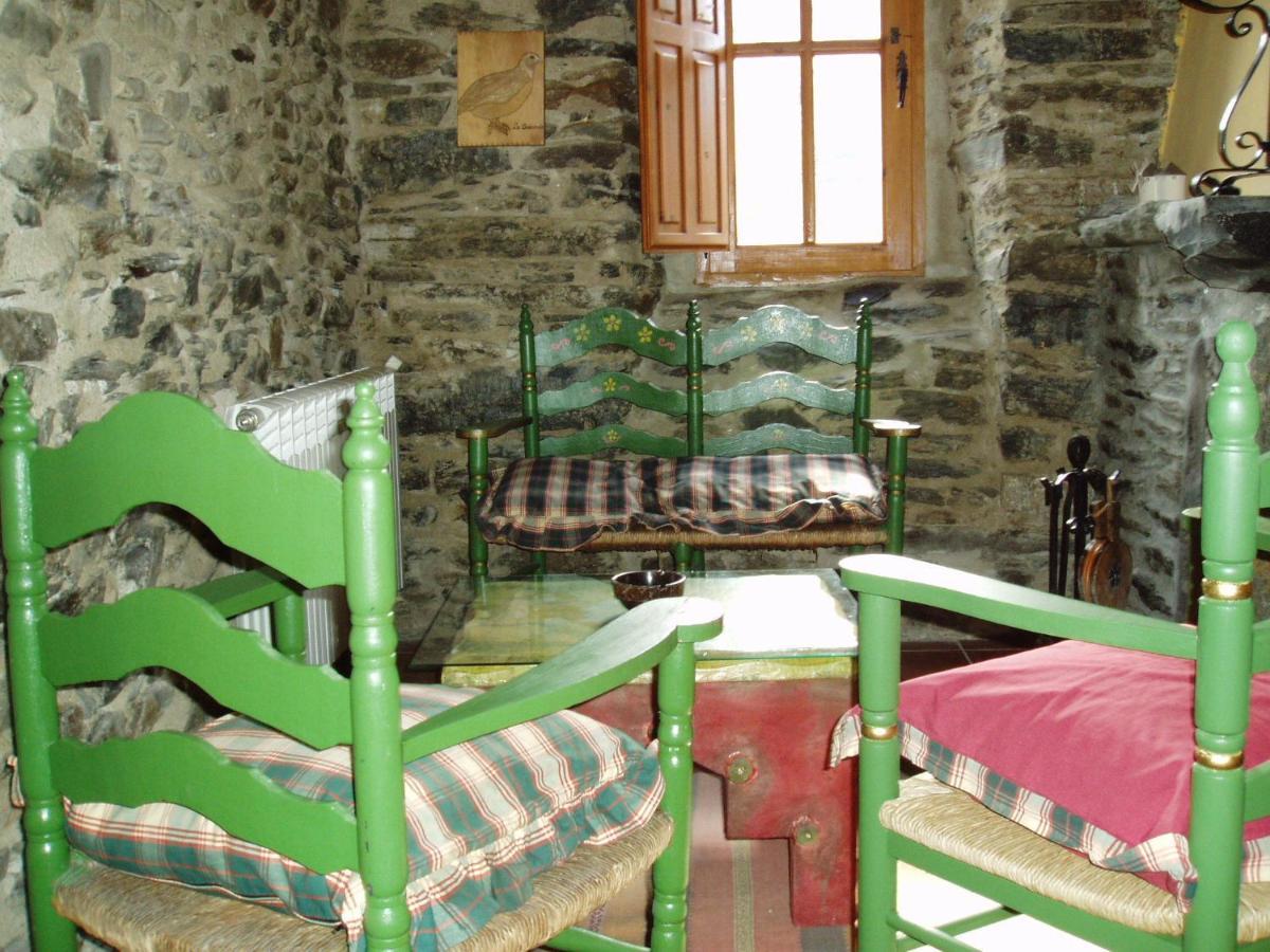 Hotel Rural El Urogallo Murias de Paredes ภายนอก รูปภาพ