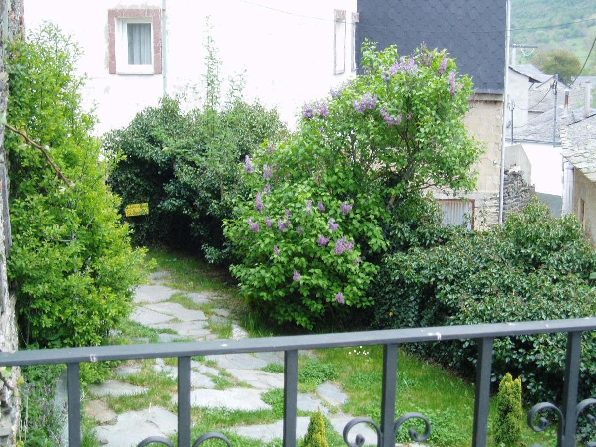 Hotel Rural El Urogallo Murias de Paredes ภายนอก รูปภาพ