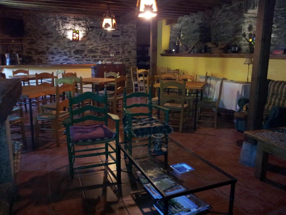 Hotel Rural El Urogallo Murias de Paredes ภายนอก รูปภาพ