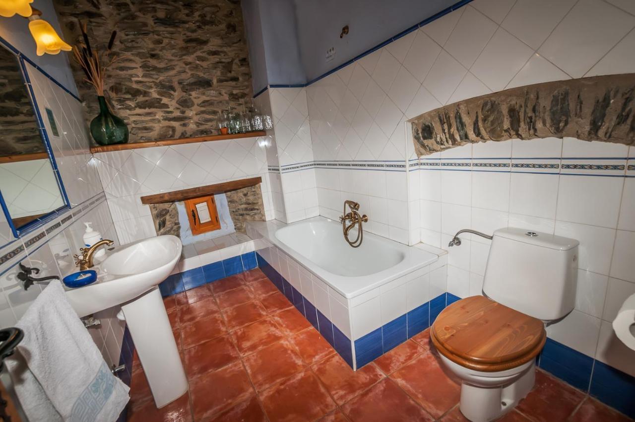 Hotel Rural El Urogallo Murias de Paredes ภายนอก รูปภาพ
