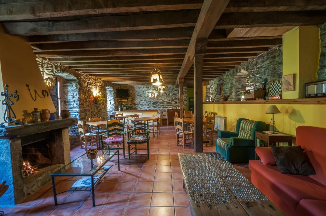 Hotel Rural El Urogallo Murias de Paredes ภายนอก รูปภาพ
